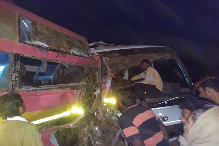 one died and several injured in a bus accident in durg