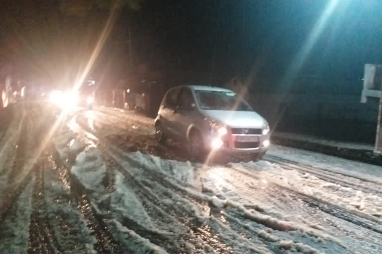 snowfall in dharmshala, धर्मशाला में बर्फबारी