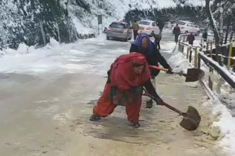 tourist strangled in shimla after recent snowfall