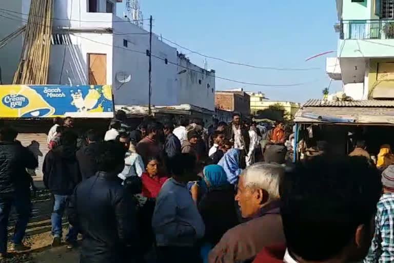 Strong explosion in junk shop in Makronia sagar