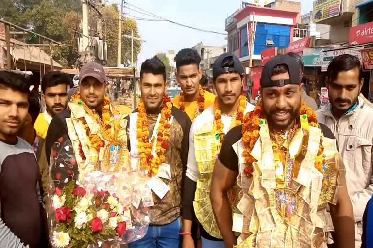 tohana body builder Players won medals