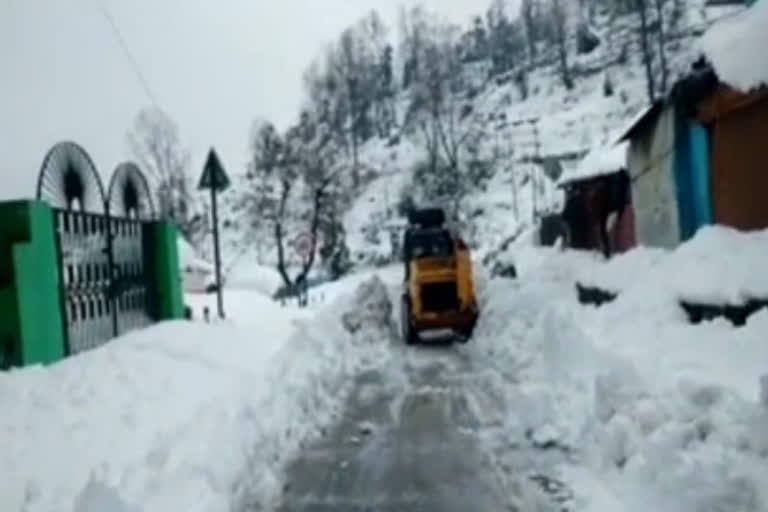 record-breaking-snowfall-in-munsiyari