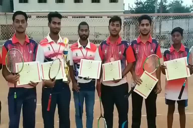 Mahasamund gets third place in state level badminton competition