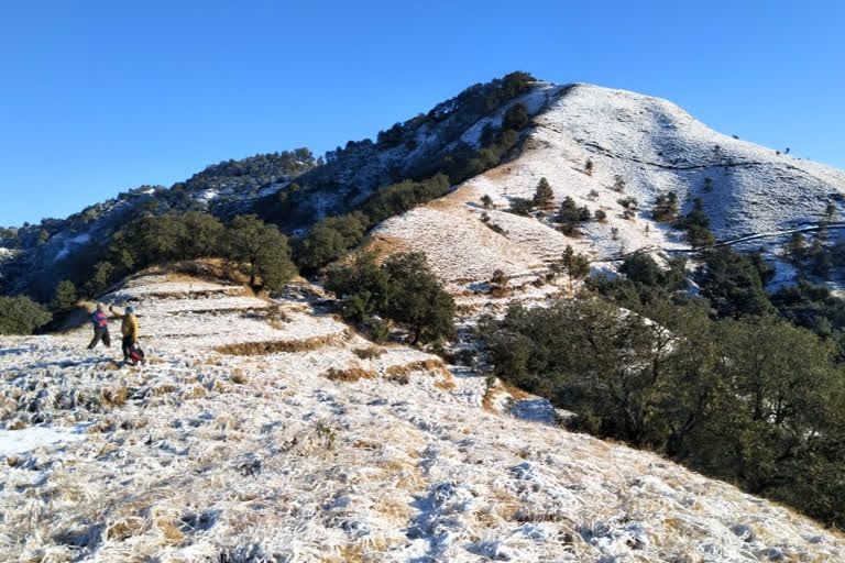 snowfall-in-charekh