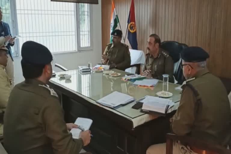 delhi police and haryana police officials meeting in jhajjar