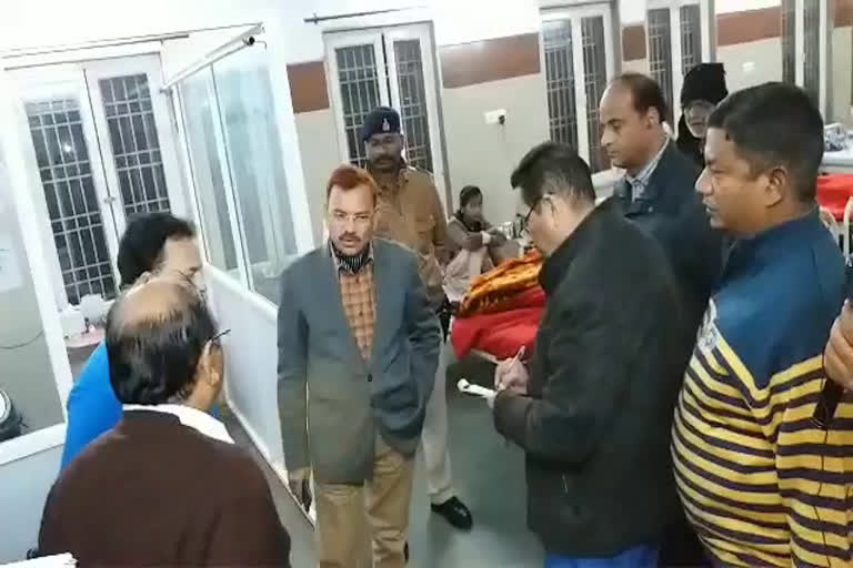 Surprise inspection of Jabalpur divisional commissioner in district hospital in katni