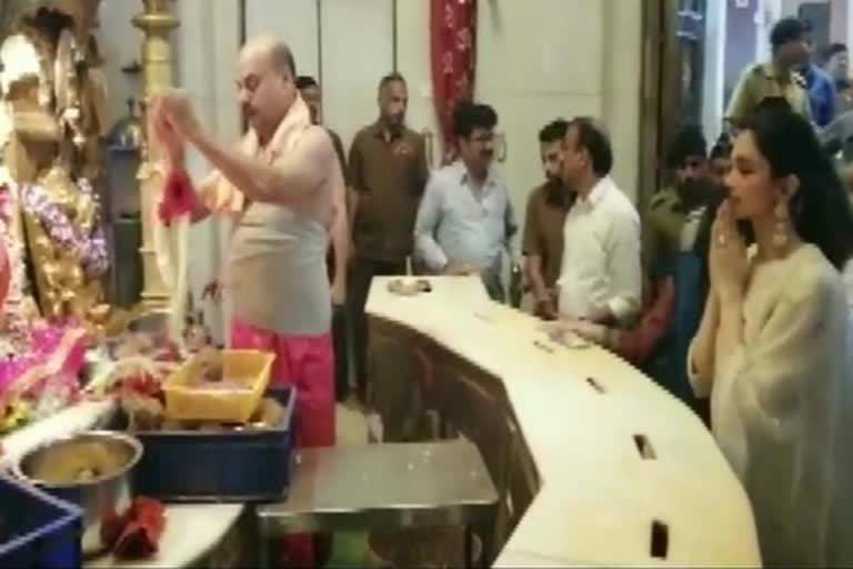 Deepika Padukone visits Siddhivinayak Temple, seeks blessings for Chhapaak