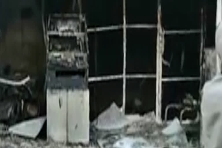 ATM fire  SBI ATM  Currency Notes burnt  Muzaffarnagar news  എടിഎം  എടിഎമ്മിലുണ്ടായ തീപിടിത്തം  മുസാഫർനഗര്‍