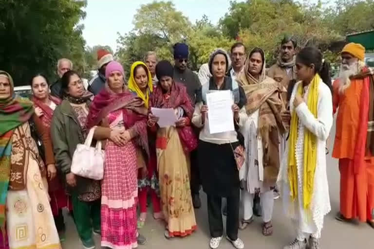 Asaram supporters submitted memorandum