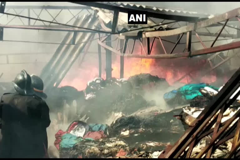 Fire breaks out at a cloth godown in Bhiwandi