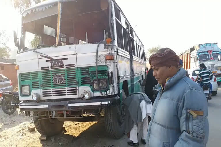 private bus accident at panipat haryana two died many injured