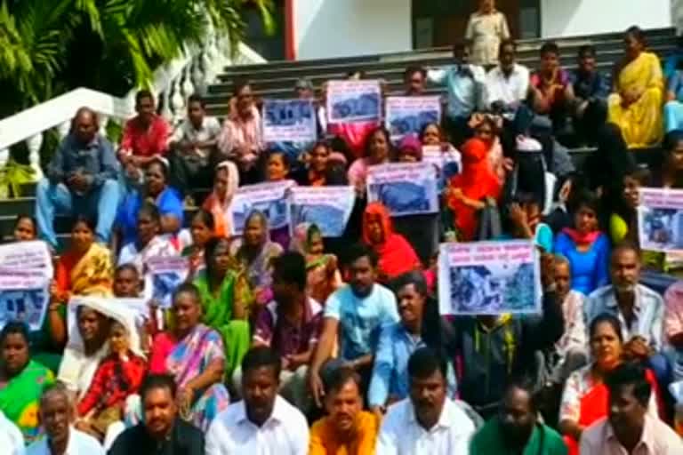 Protest by Congress Corporation members in shivmogga