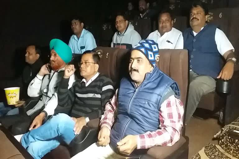 Congressmen saw the film chhapaak in Ambikapur