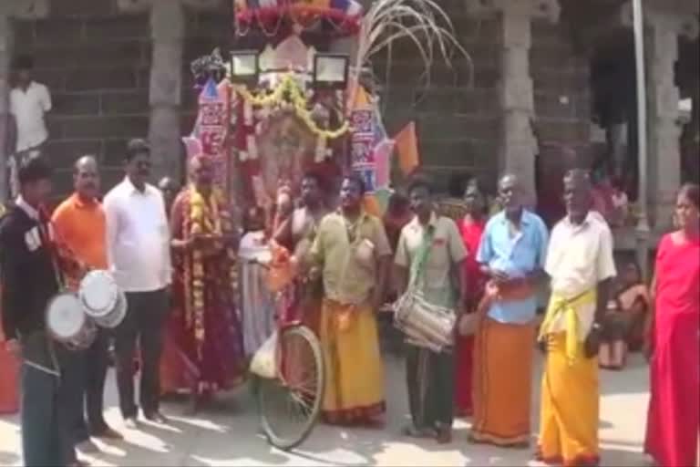 from-chennai-vadapalani-to-kanchi-kamatchi-temple-devotees-went-devotees-yatra
