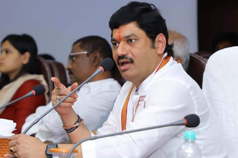 Minister Dhananjay munde