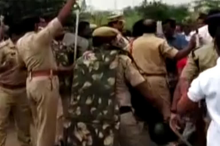 clashes break out as cops prevent women's march to shrine in andhra