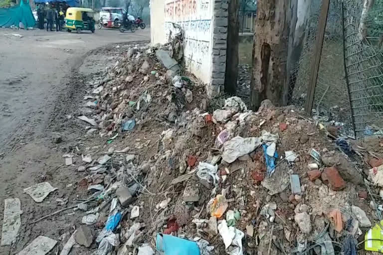 delhi Nangloi Jat people facing problems due to bad road conditions