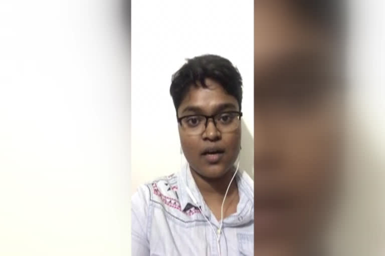 Free Kashmir Board incident  Girl Apologizing Video  ജെഎന്‍യു അക്രമം  പെണ്‍കുട്ടി ഖേദപ്രകടനം  മൈസൂര്‍ പൊലീസ്