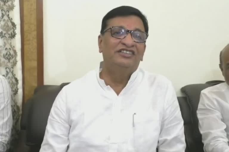 balasaheb thorat criticized devendra fadnavis