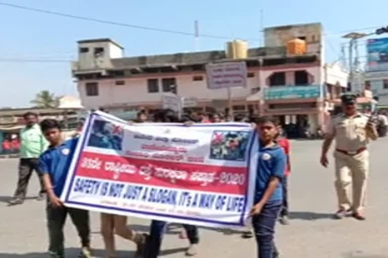 road-safety-jatha-by-ranebennur-traffic-police