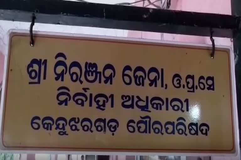 ପୁରୁଣା ସହରର ବସ ଷ୍ଟାଣ୍ଡରେ ଆବର୍ଜନା ପରିଚାଳନାକୁ ନେଇ ବିବାଦ