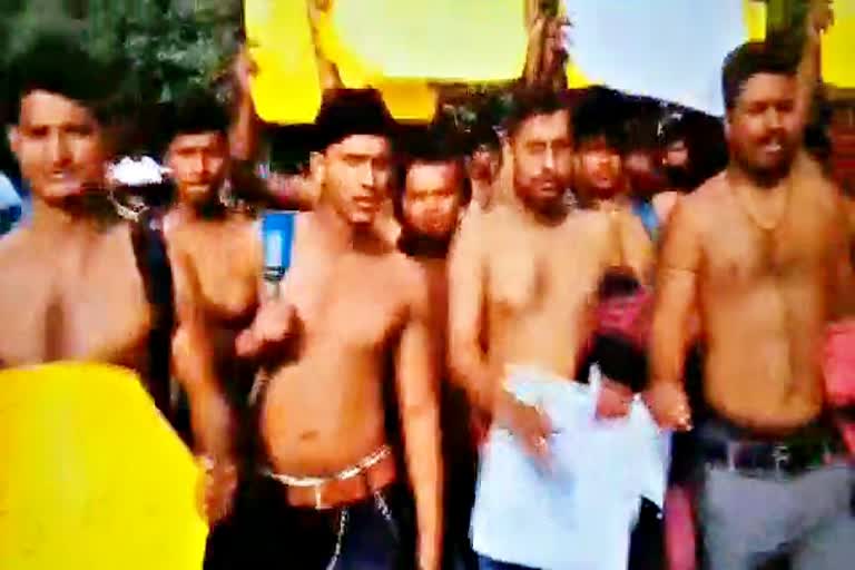 students protest at  krishna nandan verma residence