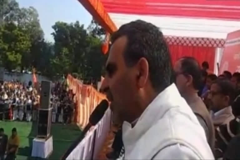 NPR  Akhilesh Yadav  Samajwadi Party supremo  Union Minister Sanjeev Balyan  Sanjeev Balyan on NPR  Saharanpur news  പൗരത്വ നിയമത്തെ  ഭേദഗതി  എൻപിആർ  എന്‍.പി.ആര്‍  ദേശീയ പോപ്പുലേഷൻ രജിസ്റ്റർ  സഞ്ജീവ് ബാല്യാൻ  അഖിലേഷ് യാദവ്