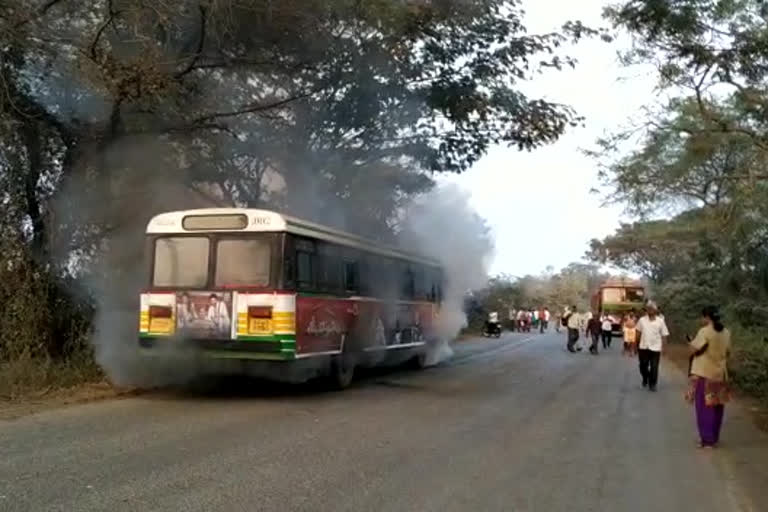 Heavy smoke from RTC bus