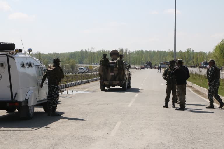 Security forces and militants clash