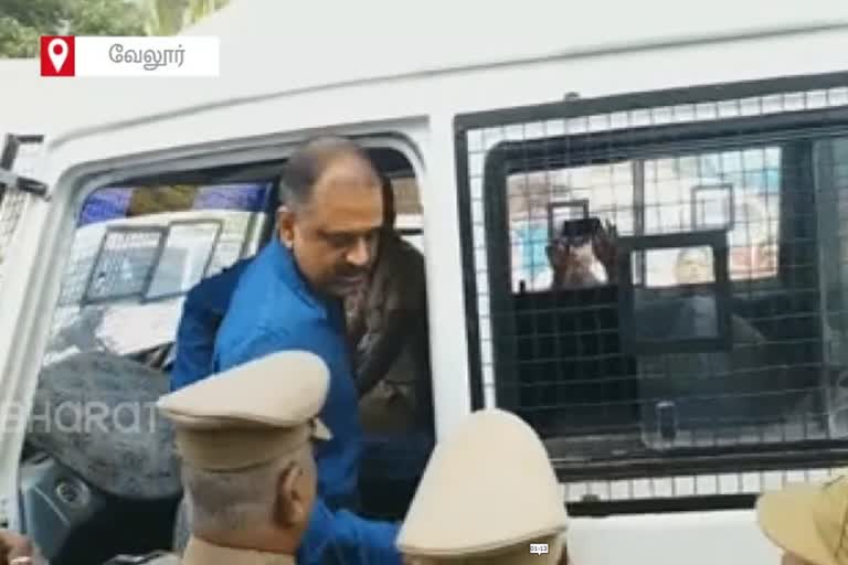 Rajive gandhi Murder convicts Peraraivalan returns to jail after parole ends!