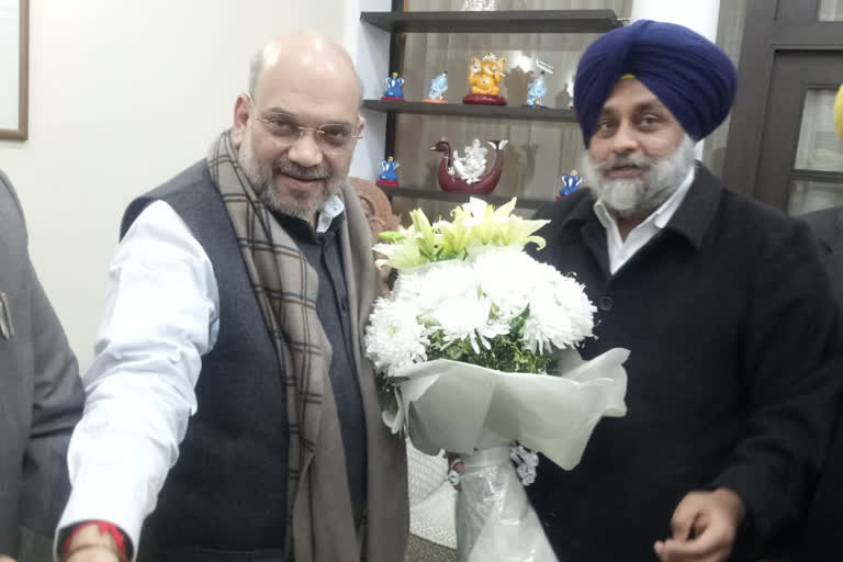 Home Minister Amit Shah meets Sukhbir Singh Badal to dicuss Sikh issues