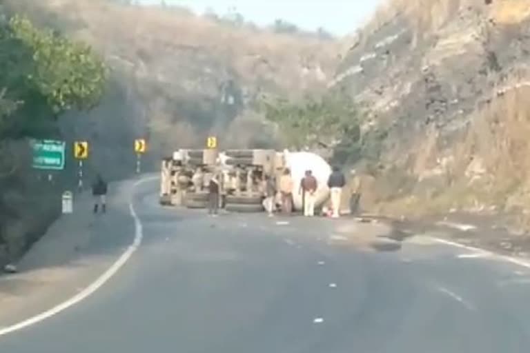 LPG tanker overturned in ramgarh