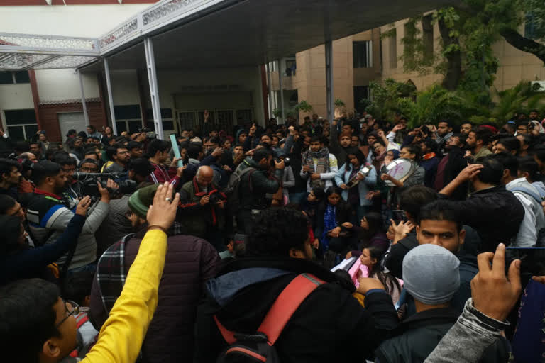 Demonstration of JMI students outside the VC office