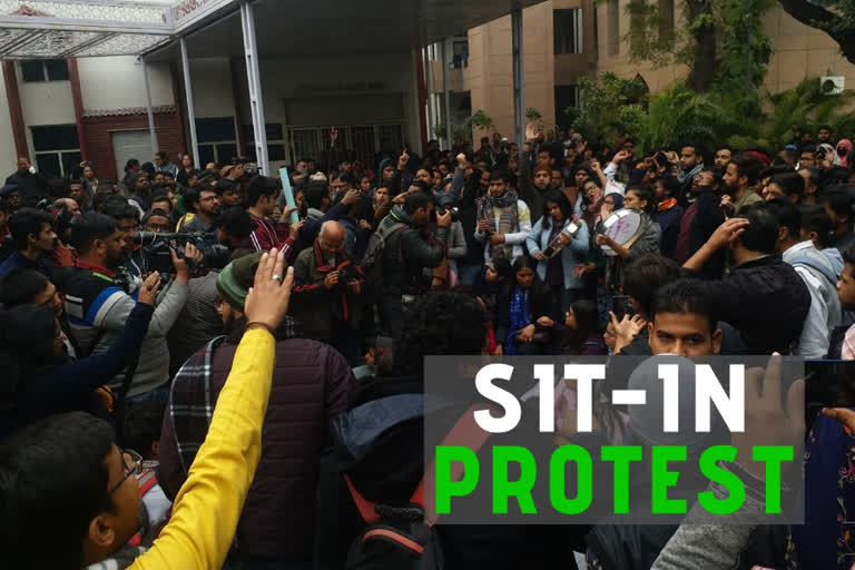 Jamia Millia Islamia December 15 Violence Anti CAA Protests Vice Chancellor Najma Akhtar Delhi Police ജാമിയ മിലിയ സര്‍വകലാശാല വൈസ്‌ ചാന്‍സിലര്‍ നജ്‌മ അക്തര്‍ ഡല്‍ഹി പൊലീസ്