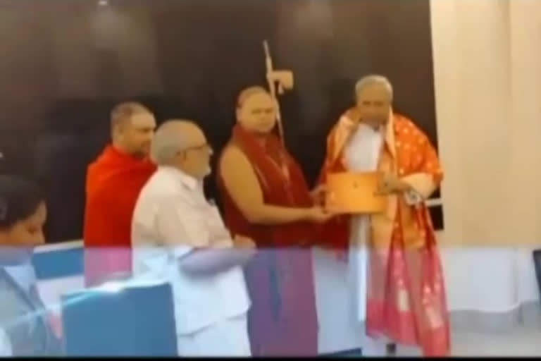 swami swaatmanandedra saraswthi meet ot odisha cm