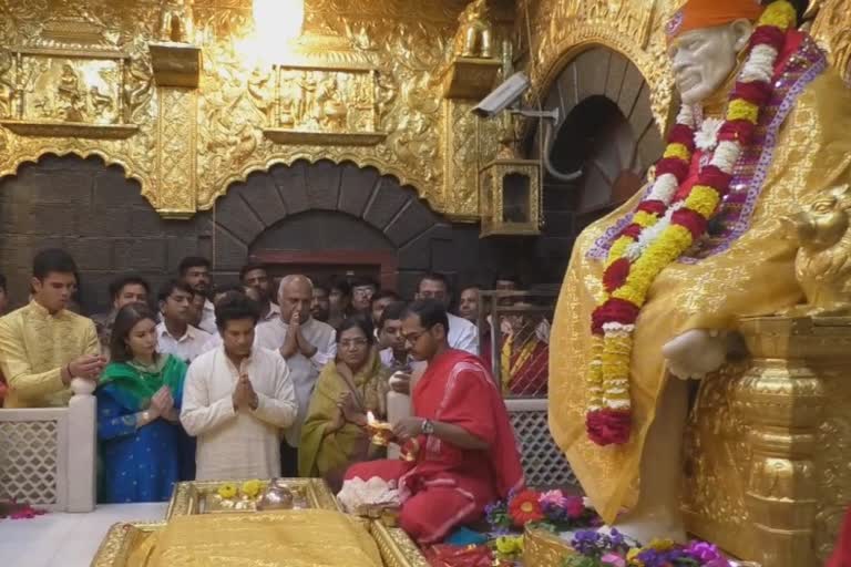 cricketer bharatratna sachin tendulakar visited shirdi today