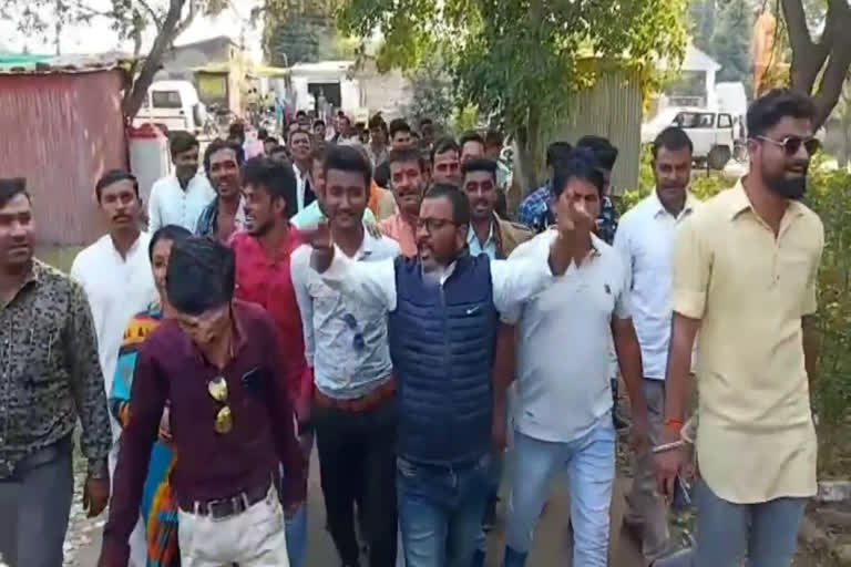 bhil-community-angry-due-to-questions-asked-in-exam-khandwa-jhabua