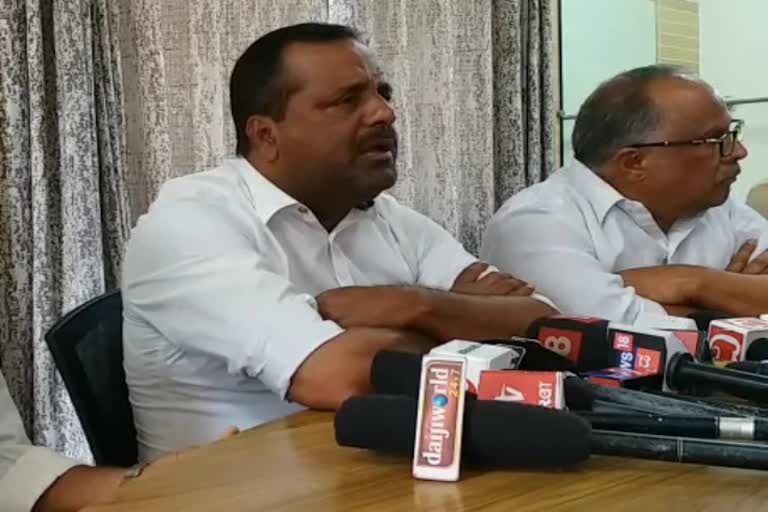 ut khader talks about caa nrc,ಎನ್​ಆರ್​ಸಿ ನೋಂದಣಿಗೆ ಅಧಿಕಾರಿಗಳನ್ನ ನೇಮಿಸಿಲ್ಲ ಎಂದು ಸ್ಪಷ್ಟಪಡಿಸಿ