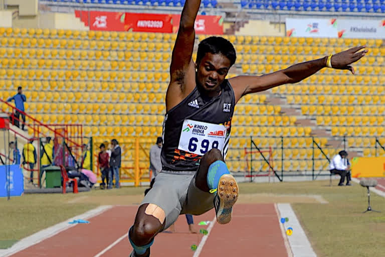 TAMIL NADUS SARAN CONVERTS BRONZE INTO GOLD WITH FINAL JUMP