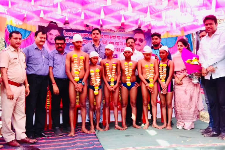 raigad pen : 233 km relay swimming record set boys