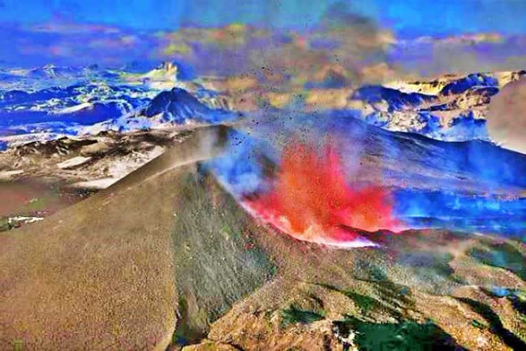 philippine-volcano-trembles-more