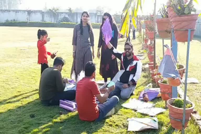 Kite flying on occasion of Makar Sankranti in Koderma