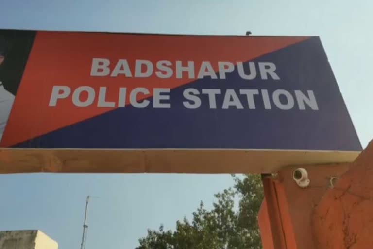 youth dead body found in badshahpur area in gurugram