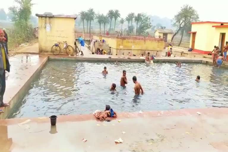 Makar Sankranti Mela organized in Tiloi Garm Kund of Dumka