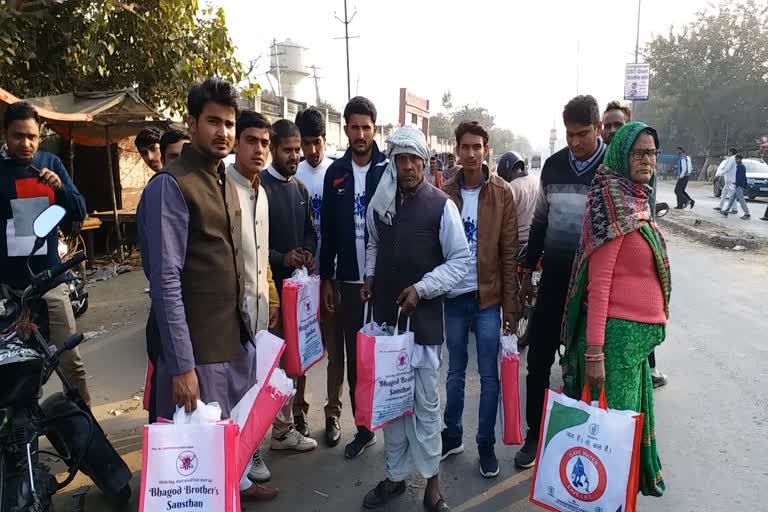 अलवर की खबर, 10,000 cloth bags distributed