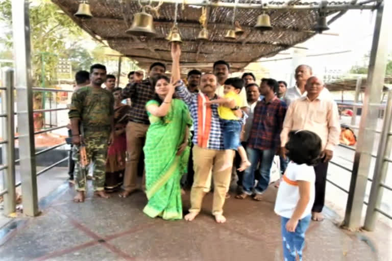 waranagal collector in medaram jatara