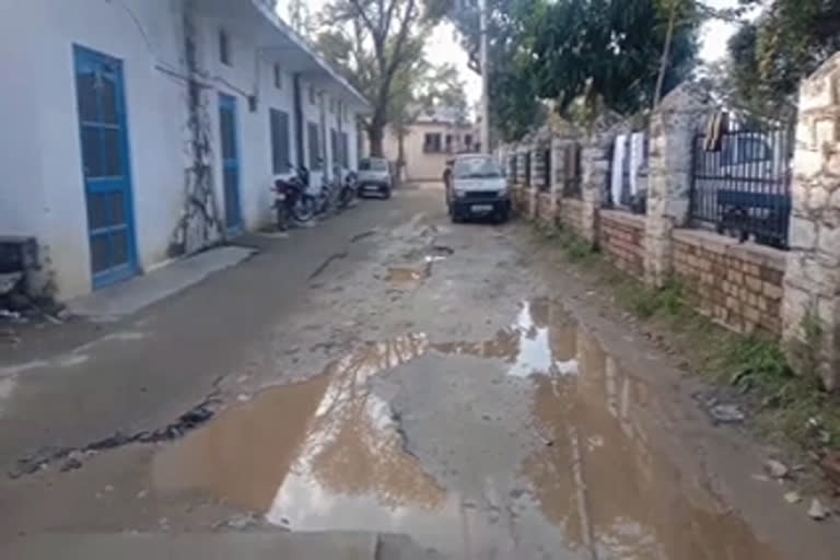 pepole face problem due road in paonta sahib