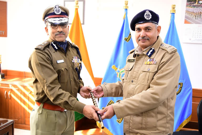 IPS officer A P Maheshwari takes over as CRPF DG