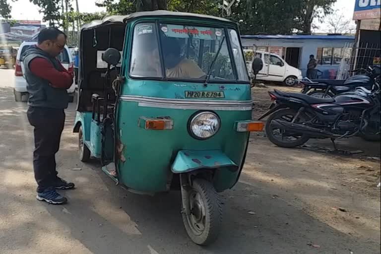 Collector expressed concern over e-rickshaw disappearing from the city in jablpur