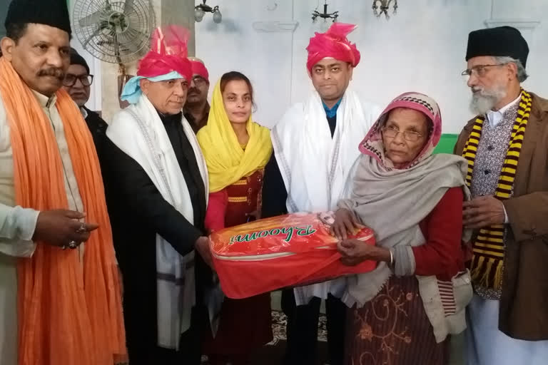 Blanket distribution in Ajmer Dargah